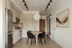 212-3075 Murray Street  Port Moody, BC V3H 0N9