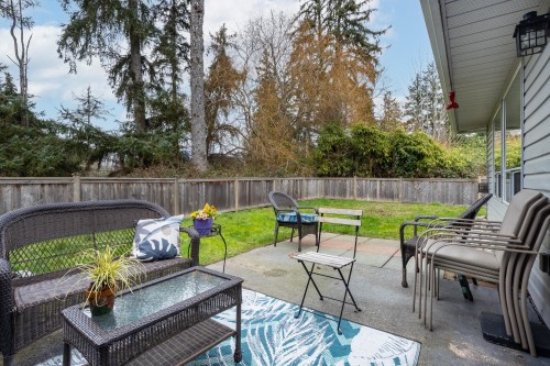 1-5706 Ebbtide Street  Sechelt, BC V7Z 0J4