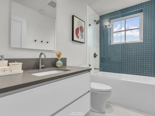 108 18Th Avenue W, Vancouver, BC 