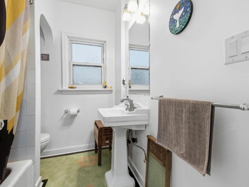 3039 Grant Street, Vancouver, BC 