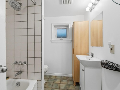 3039 Grant Street, Vancouver, BC 