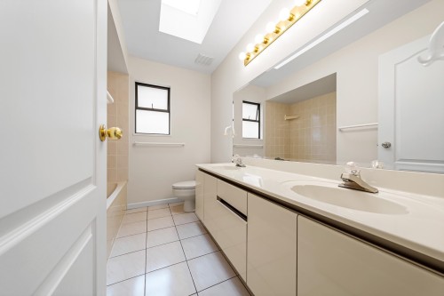 2291 40Th Avenue E, Vancouver, BC 