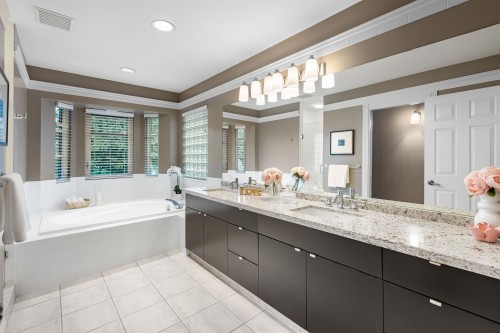 2318 Oliver Crescent, Vancouver, BC 