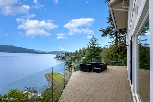 5144 Pitcairn Pl, West Vancouver, BC 