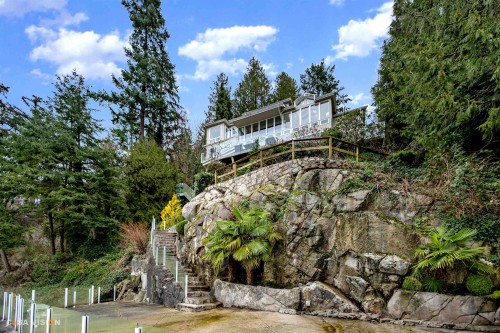 5144 Pitcairn Pl, West Vancouver, BC 