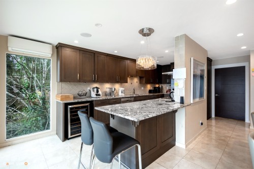 5144 Pitcairn Pl, West Vancouver, BC 