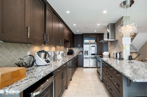 5144 Pitcairn Pl, West Vancouver, BC 