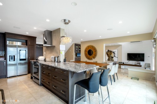 5144 Pitcairn Pl, West Vancouver, BC 