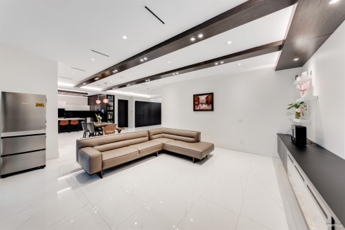 710 Ivy Avenue, Coquitlam, BC 