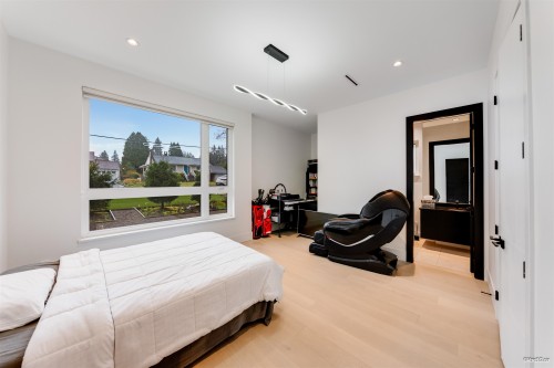 710 Ivy Avenue, Coquitlam, BC 