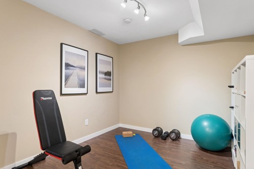 353 5Th Street E, North Vancouver, BC 