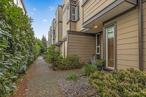 5-1535 St. Georges Avenue  North Vancouver, BC V7L 3J6