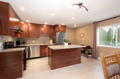 3 Maple Drive, Port Moody, BC 