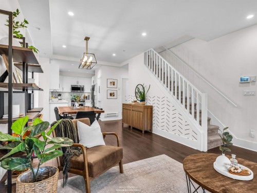 329 7Th Avenue E, Vancouver, BC 