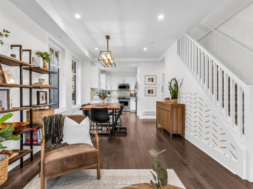 329 7Th Avenue E, Vancouver, BC 