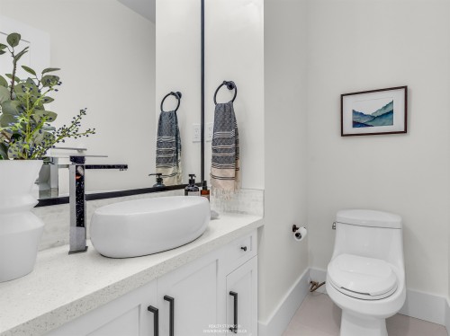 329 7Th Avenue E, Vancouver, BC 