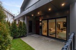 2-2539 Grant Street  Vancouver, BC V5K 3G6