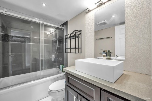 905-555 13Th Street, West Vancouver, BC 