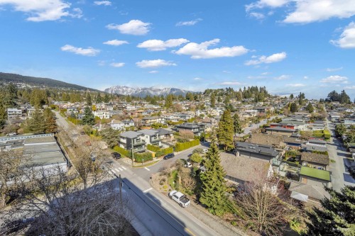 905-555 13Th Street, West Vancouver, BC 