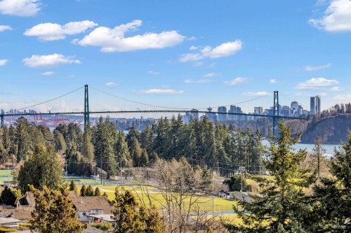 905-555 13Th Street, West Vancouver, BC 