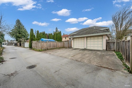 10560 Railway Avenue, Richmond, BC 