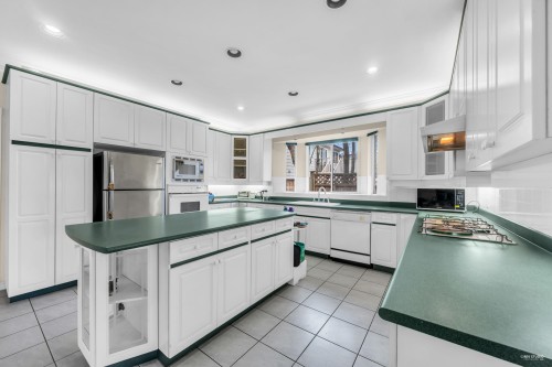 10560 Railway Avenue, Richmond, BC 