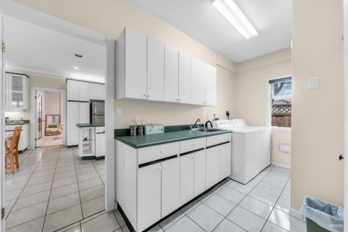 10560 Railway Avenue, Richmond, BC 