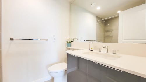 2204-3096 Windsor Gate, Coquitlam, BC 