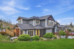 24696 103a Avenue  Maple Ridge, BC V2W 0B1