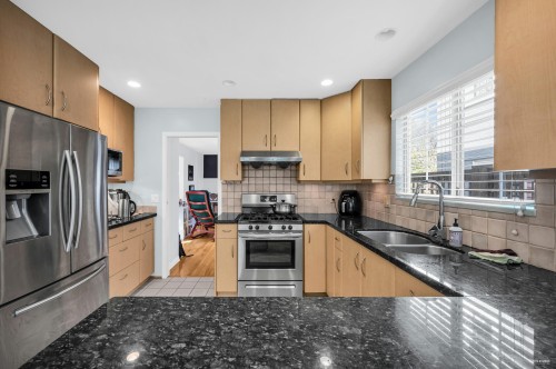 1006 Sinclair Street, West Vancouver, BC 