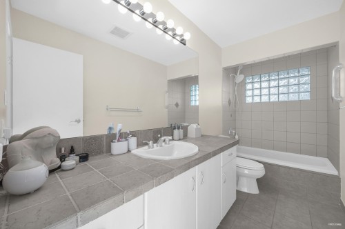 1006 Sinclair Street, West Vancouver, BC 