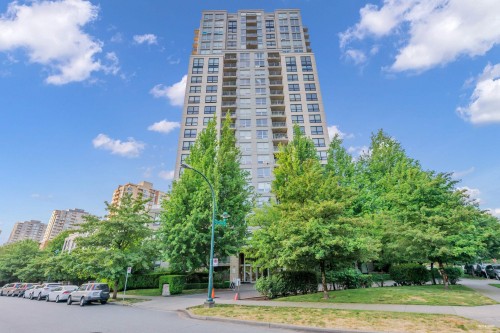 2002-3663 Crowley Drive  Vancouver, BC V5R 6H4