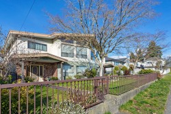 5825 Clinton Street  Burnaby, BC V5J 2M4