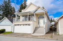 18-2865 Glen Drive  Coquitlam, BC V3B 6Y8