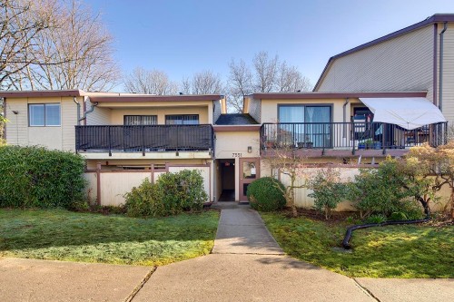 5-7551 Humphries Street  Burnaby, BC V3N 1W3