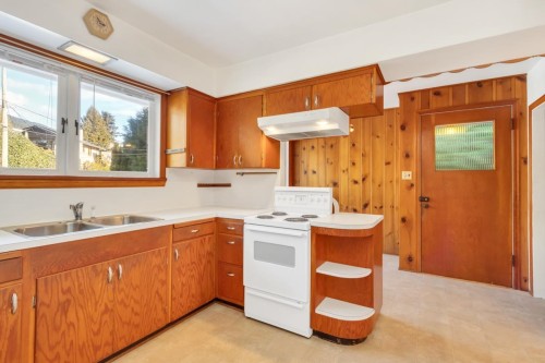 4386 Erwin Drive, West Vancouver, BC 