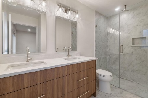 2055 4Th Avenue E, Vancouver, BC 