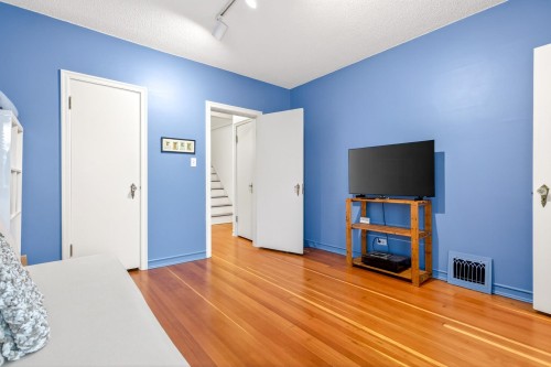3494 Oxford Street, Vancouver, BC 