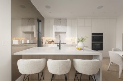 2-240 37th Avenue E Vancouver, BC V5W 1E6