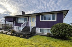 21776 Mountainview Crescent Maple Ridge, BC V2X 3V1