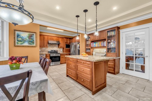 2139 22Nd Avenue W, Vancouver, BC 