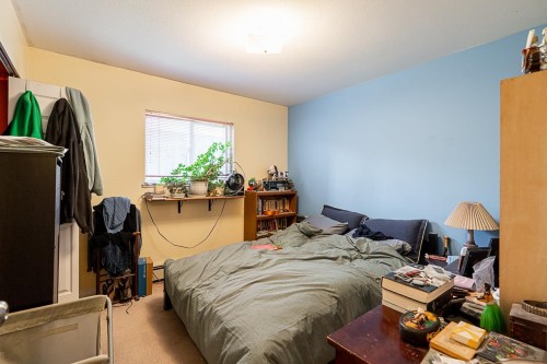 7865 16Th Avenue, Burnaby, BC 