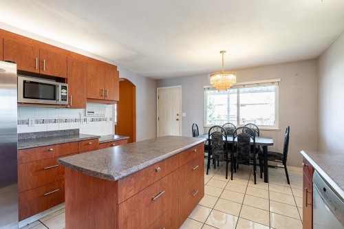 7865 16Th Avenue, Burnaby, BC 