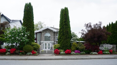 8675 Armstrong Avenue, Burnaby, BC 
