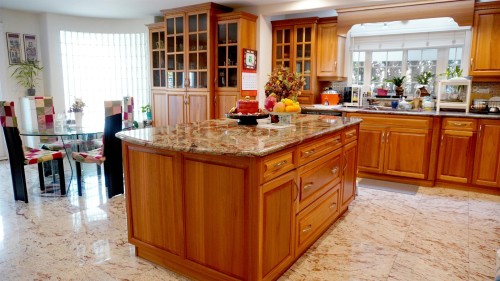 8675 Armstrong Avenue, Burnaby, BC 