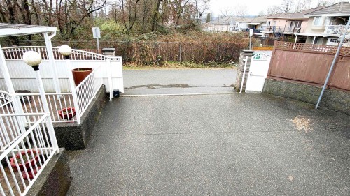 8675 Armstrong Avenue, Burnaby, BC 