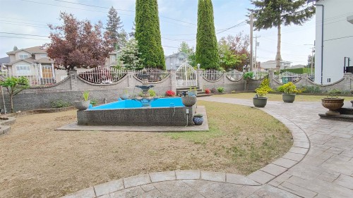 8675 Armstrong Avenue, Burnaby, BC 