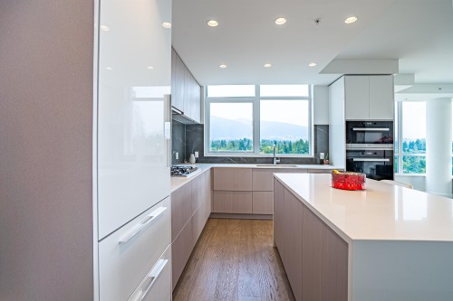 1601-1632 Lions Gate Lane, North Vancouver, BC 