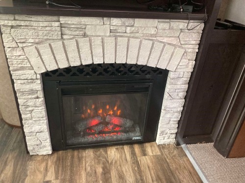 247 Tomahawk Avenue, West Vancouver, BC 