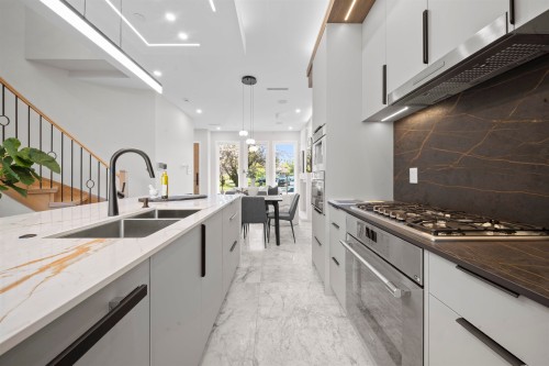 2455 10Th Avenue W, Vancouver, BC 